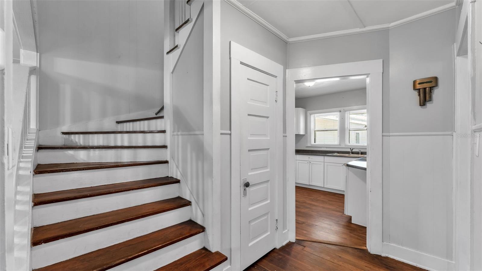 Image 15 of 39 For 355 Broadway Avenue