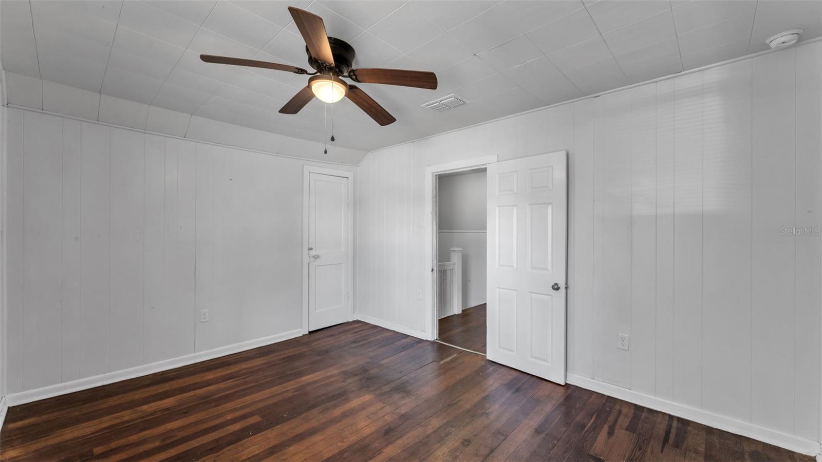 Image 19 of 39 For 355 Broadway Avenue