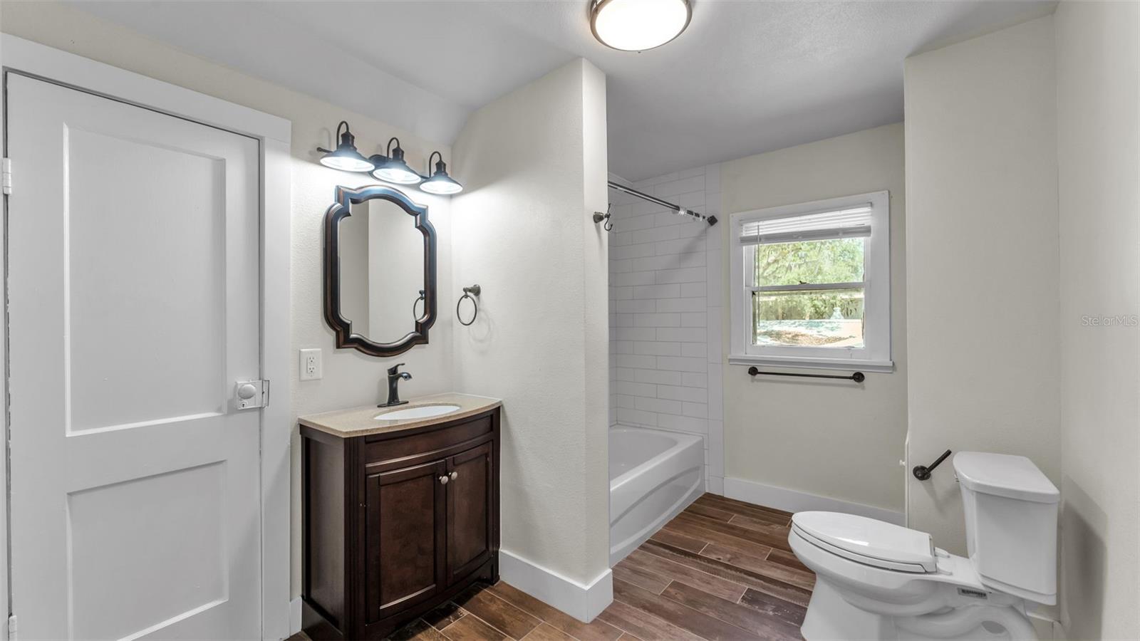 Image 21 of 39 For 355 Broadway Avenue