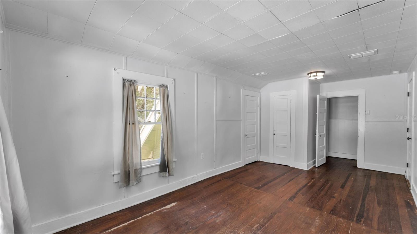 Image 30 of 39 For 355 Broadway Avenue