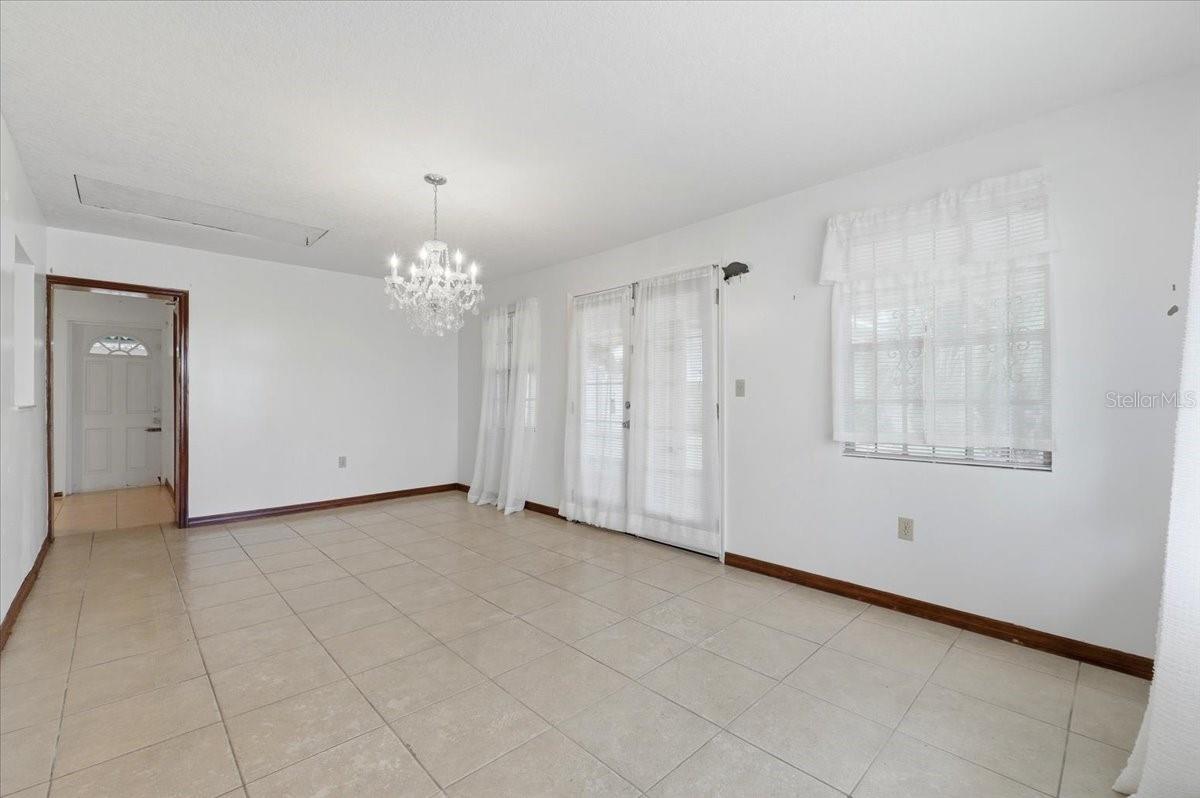 Image 11 of 35 For 1206 Lake Parker Drive