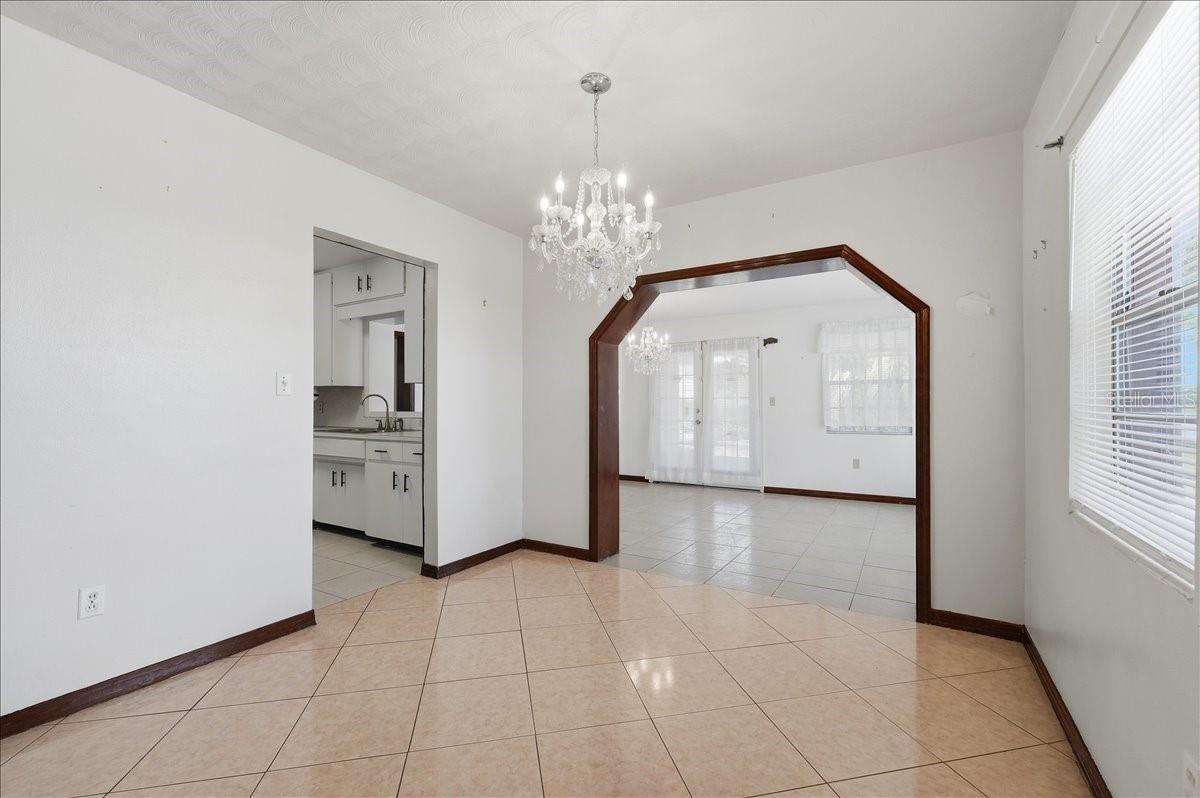 Image 12 of 35 For 1206 Lake Parker Drive