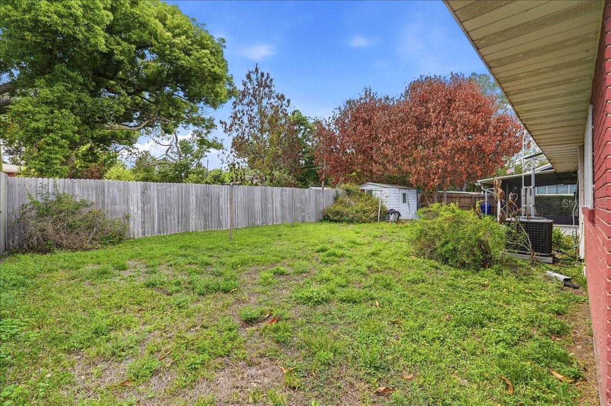 Image 25 of 35 For 1206 Lake Parker Drive