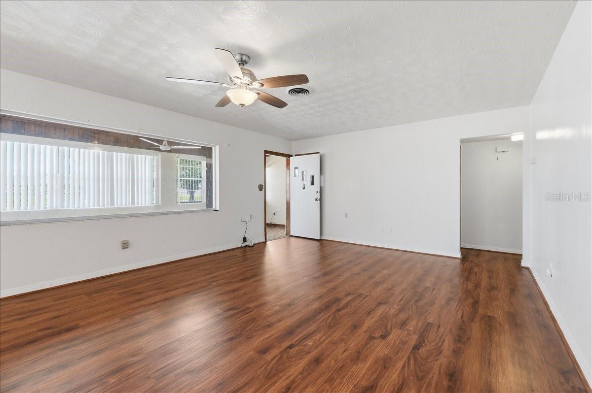 Image 7 of 35 For 1206 Lake Parker Drive