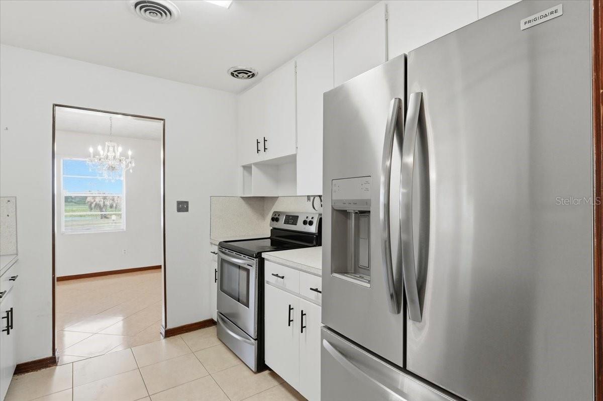 Image 8 of 35 For 1206 Lake Parker Drive