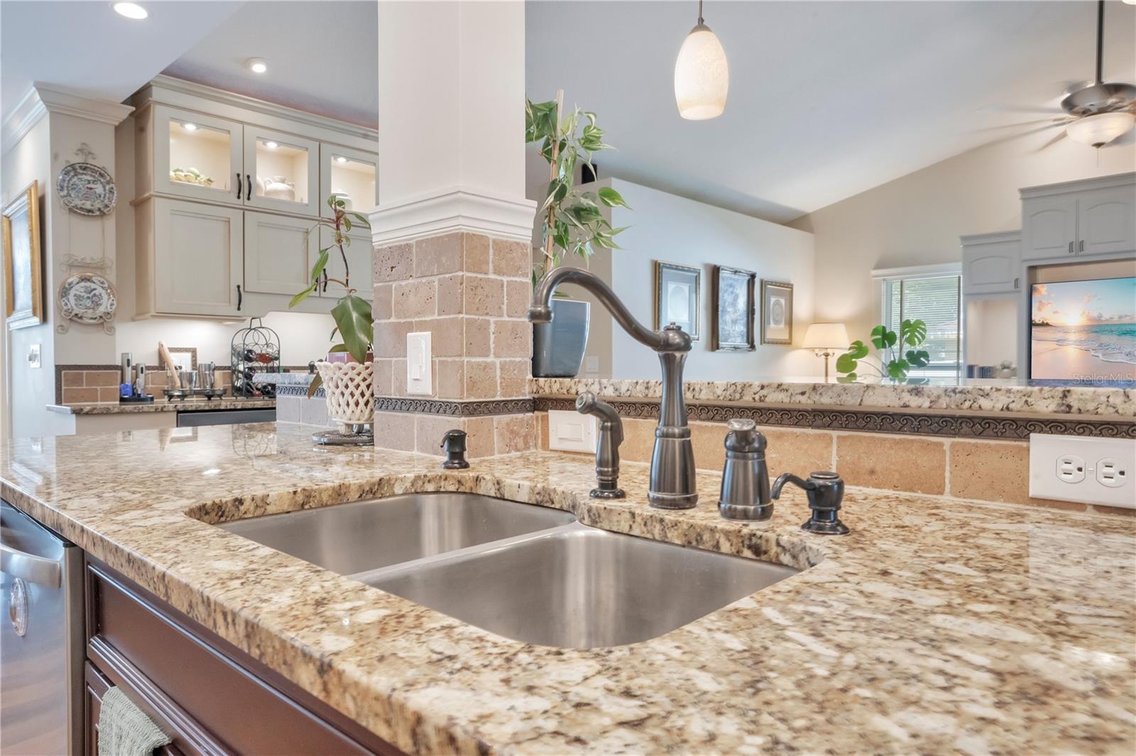 Image 12 of 63 For 708 Hunters Run Boulevard