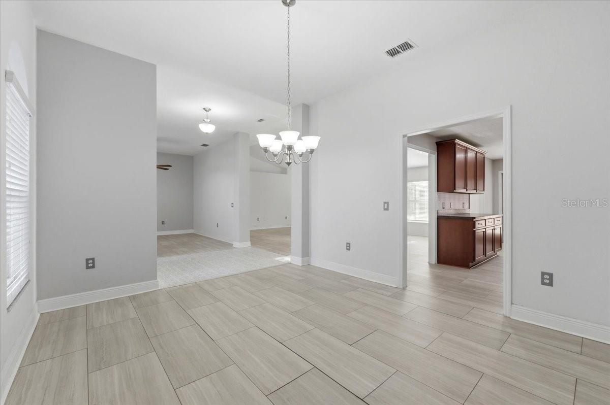 Image 18 of 48 For 1620 Doves View Circle