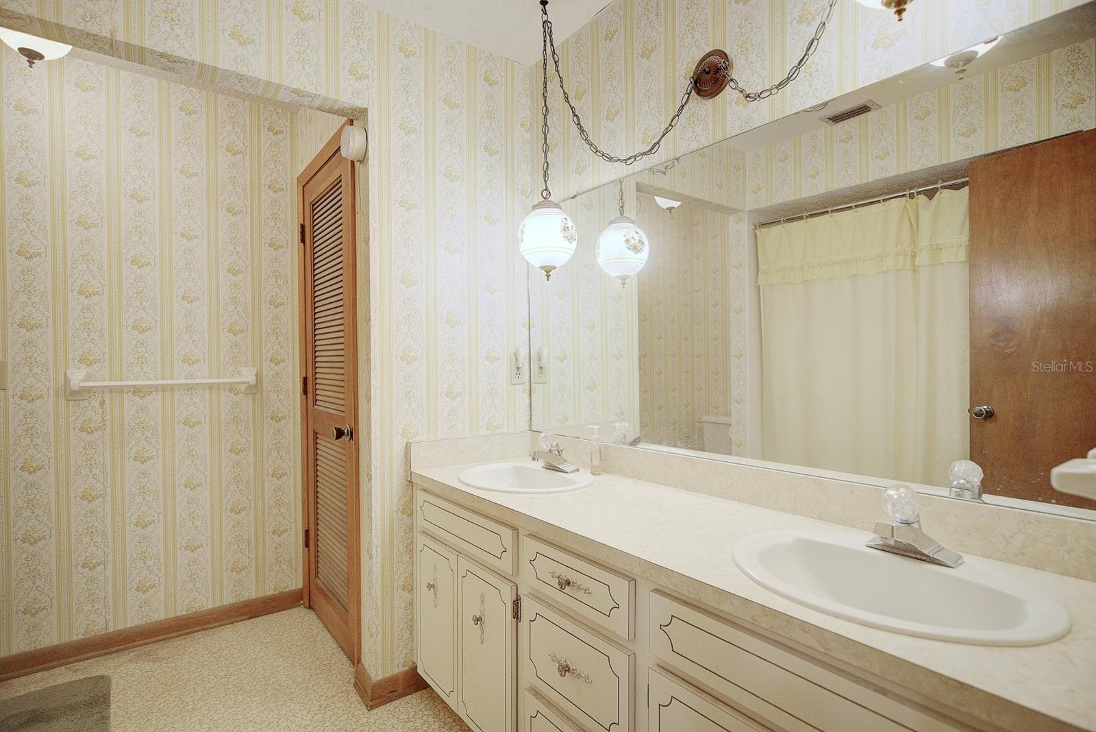 Image 33 of 47 For 1845 Hallam Drive