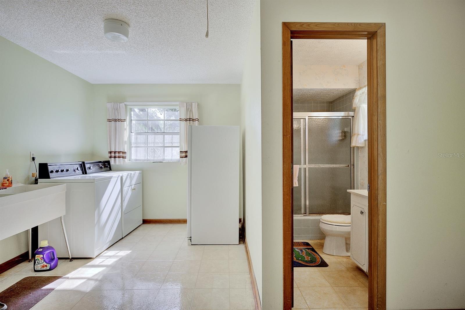 Image 40 of 47 For 1845 Hallam Drive