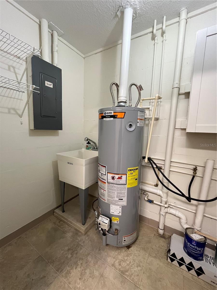 Image 19 of 47 For 1052 Medinah Drive