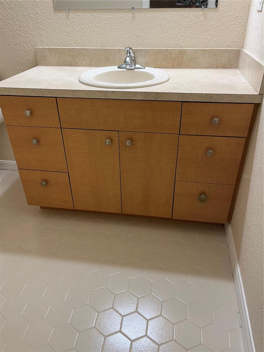 Image 21 of 47 For 1052 Medinah Drive