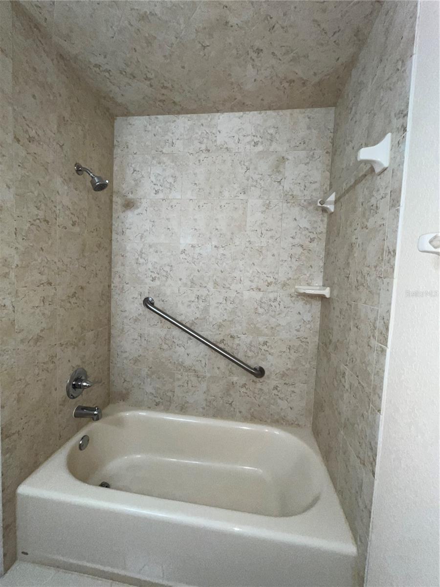 Image 32 of 47 For 1052 Medinah Drive