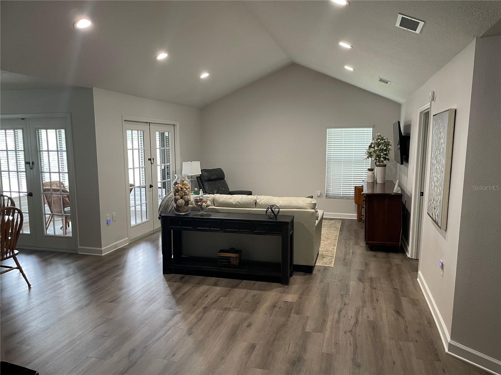 Image 5 of 20 For 6268 Sandpipers Drive