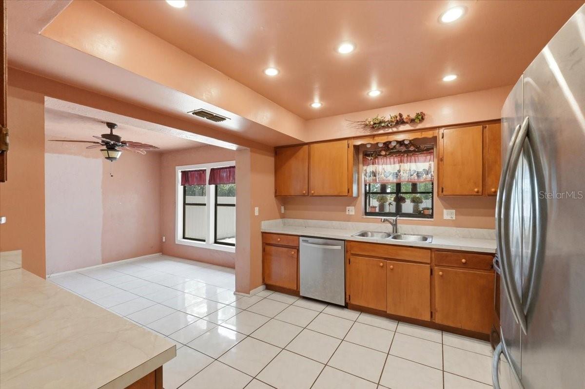 Image 10 of 33 For 842 Rockingham Road