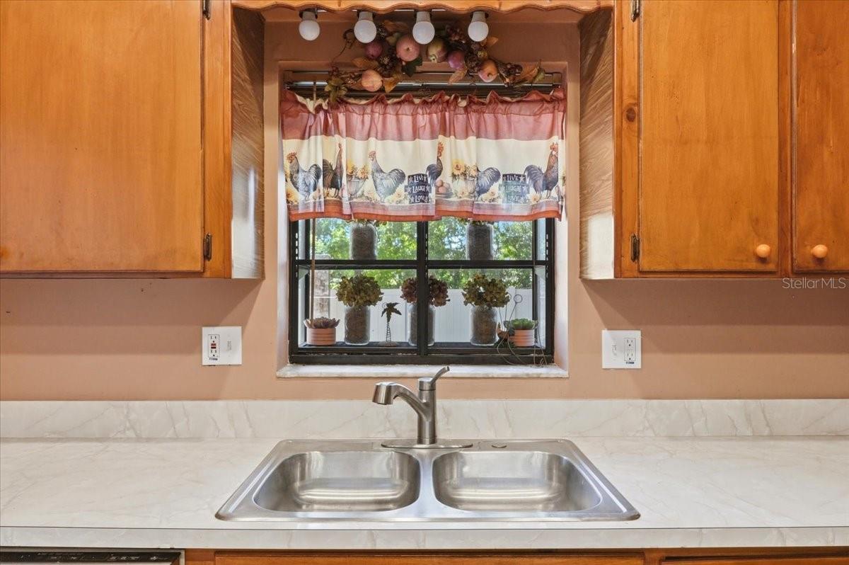 Image 12 of 33 For 842 Rockingham Road