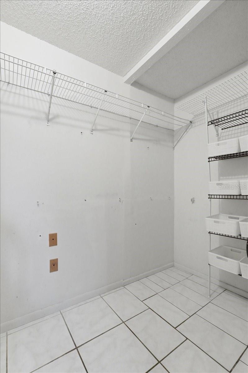 Image 18 of 33 For 842 Rockingham Road