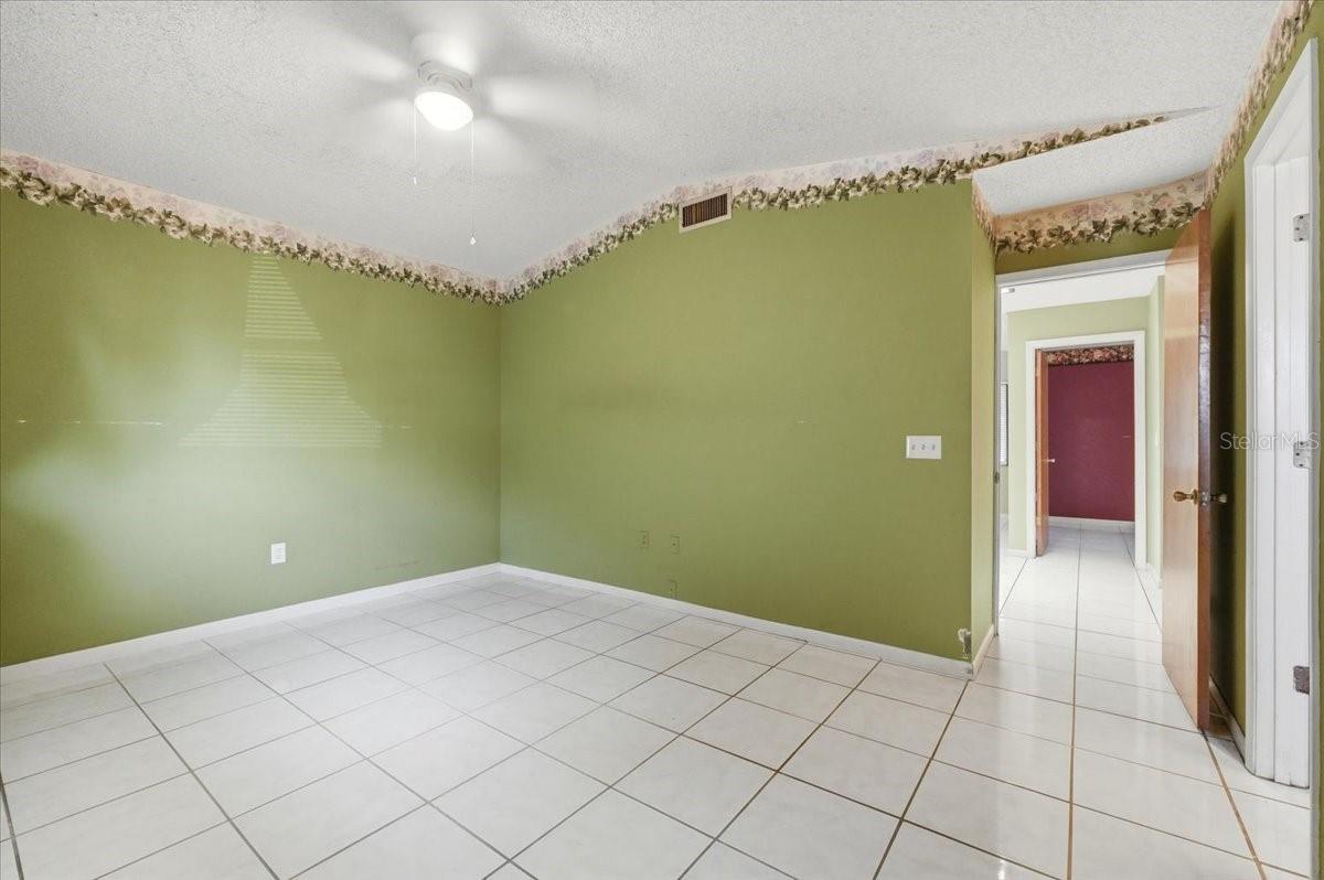 Image 19 of 33 For 842 Rockingham Road