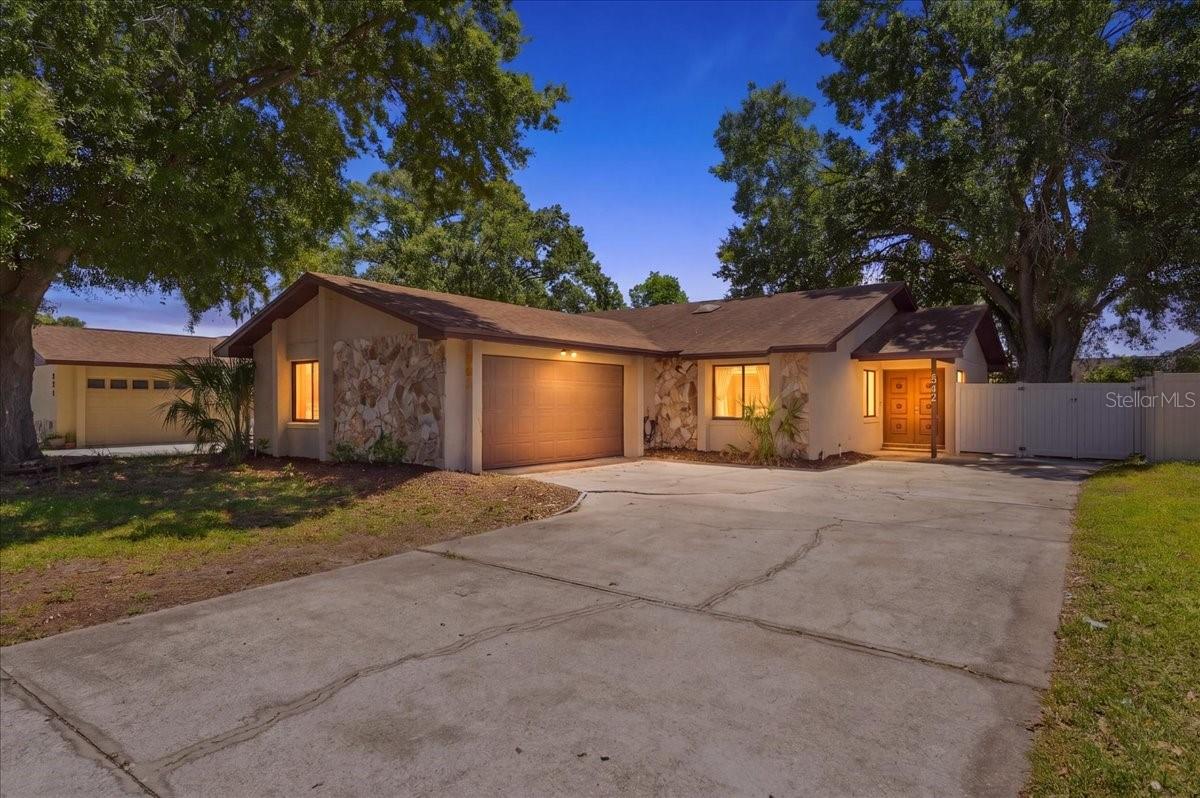 Image 2 of 33 For 842 Rockingham Road