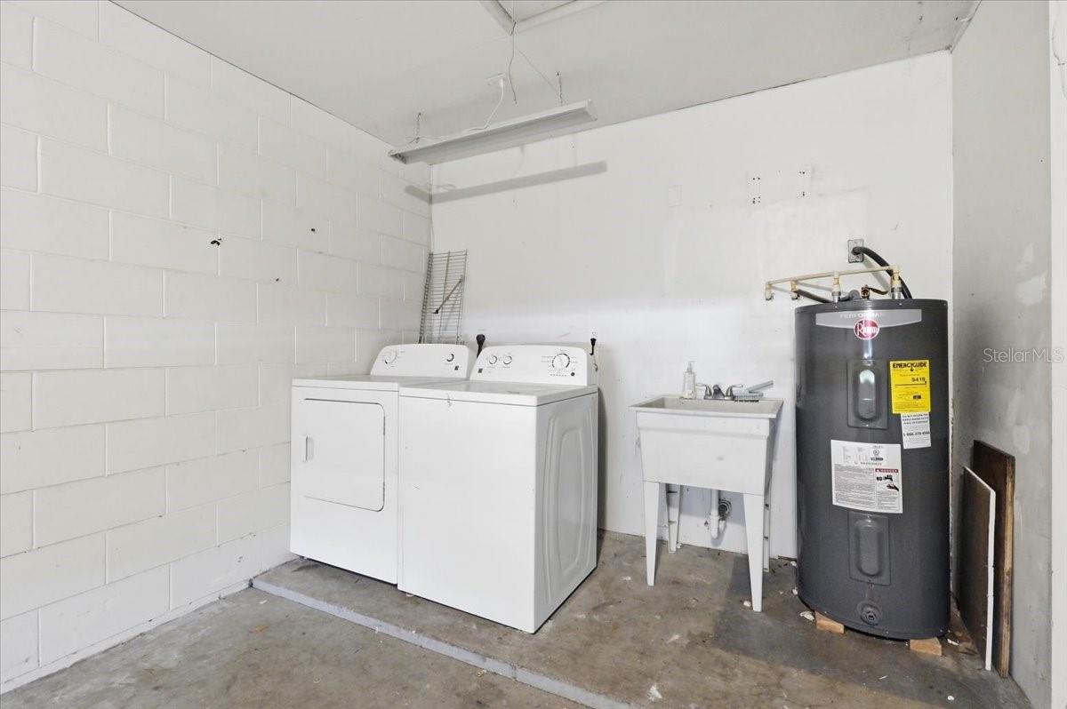 Image 24 of 33 For 842 Rockingham Road