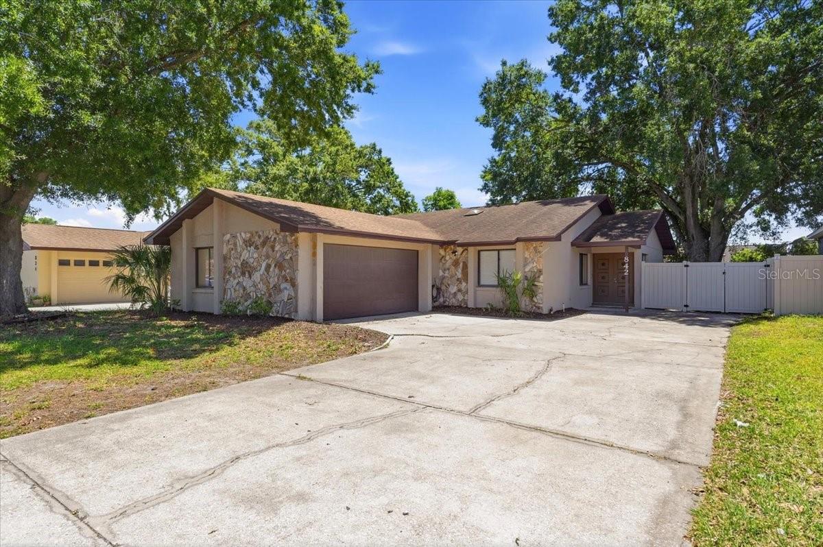 Image 3 of 33 For 842 Rockingham Road