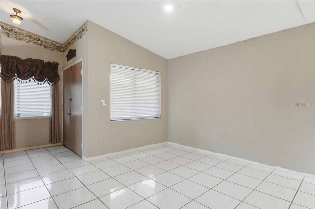 Image 5 of 33 For 842 Rockingham Road