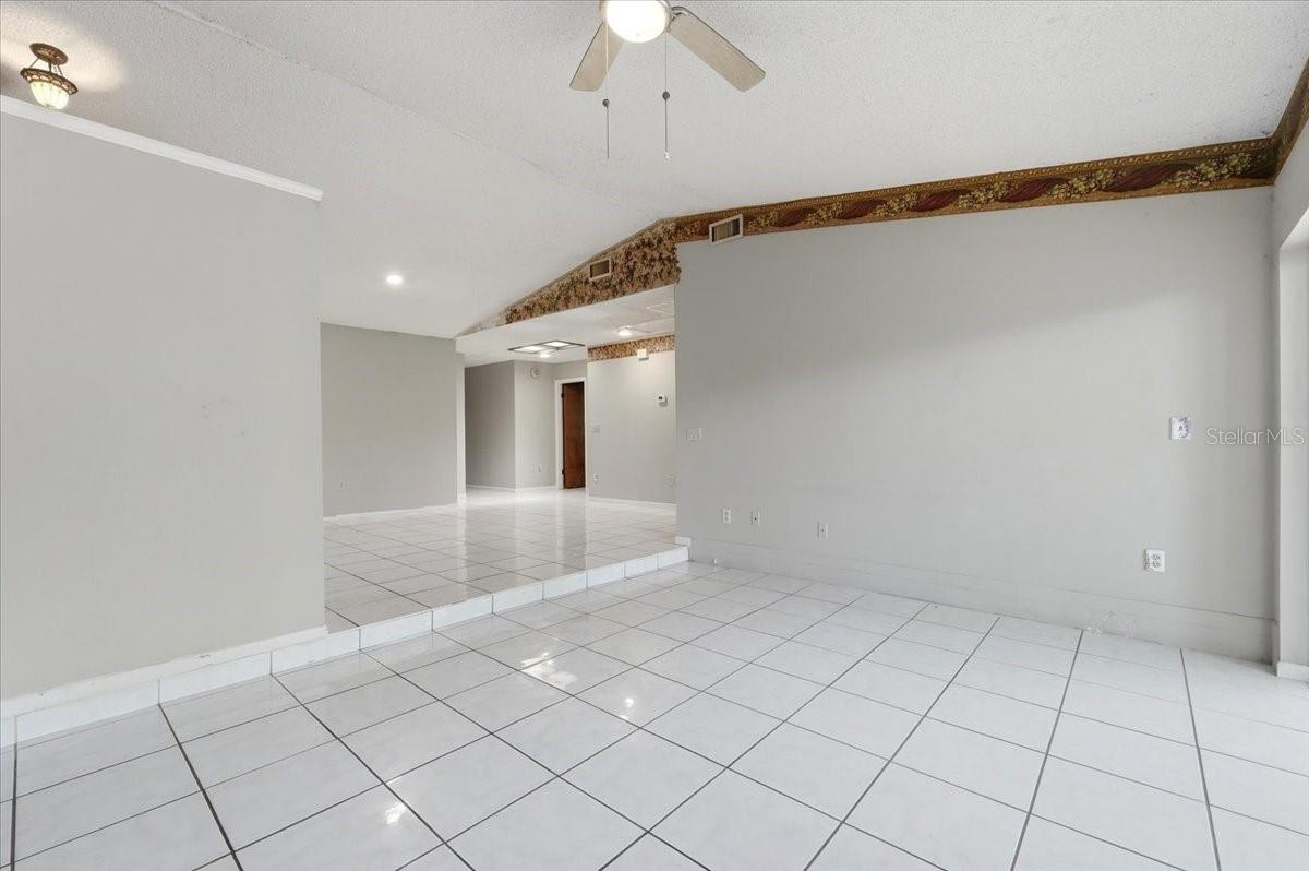 Image 7 of 33 For 842 Rockingham Road