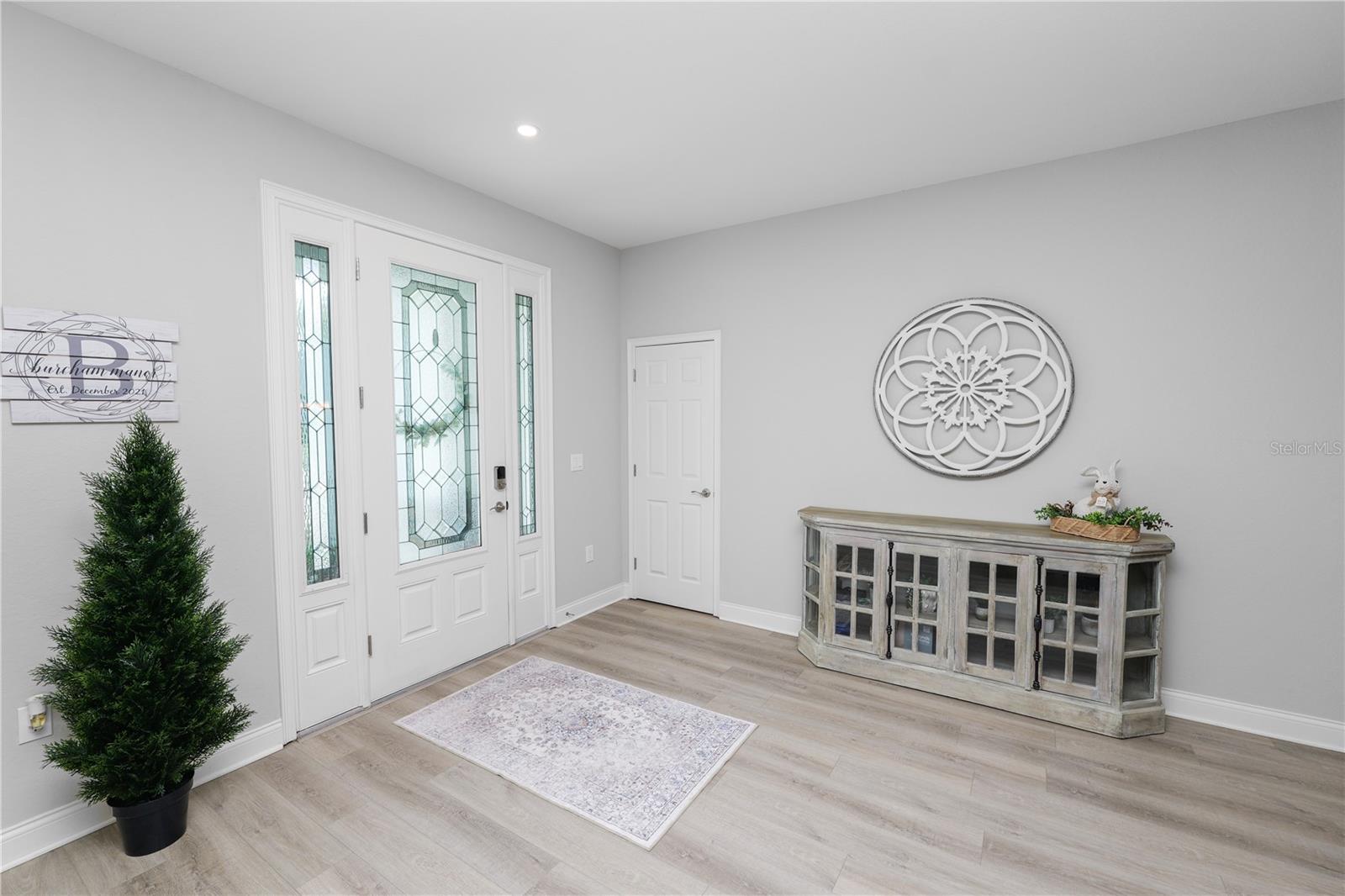 Image 6 of 62 For 6679 Treymont Drive