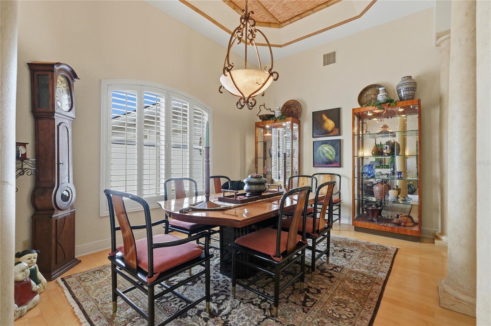 Image 10 of 72 For 523 Greenway Drive