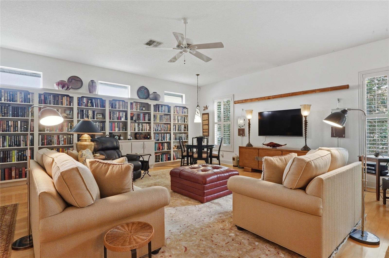 Image 13 of 72 For 523 Greenway Drive