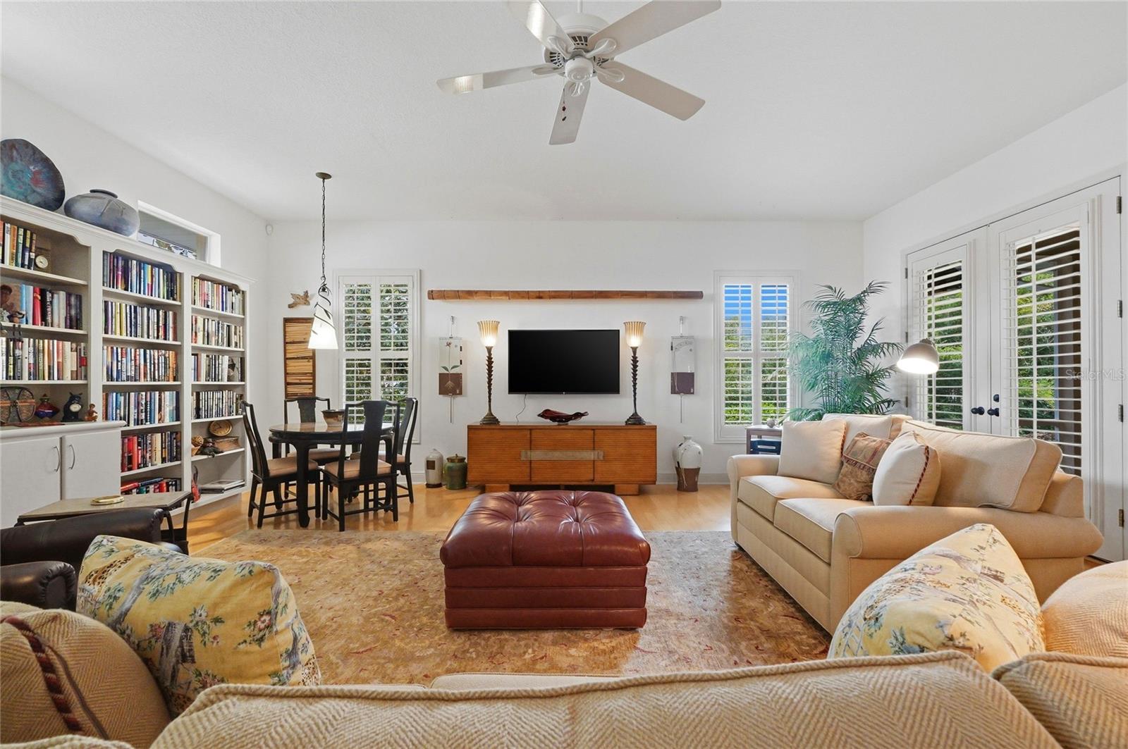 Image 14 of 72 For 523 Greenway Drive