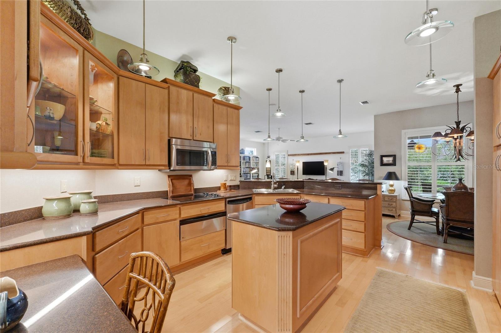 Image 20 of 72 For 523 Greenway Drive