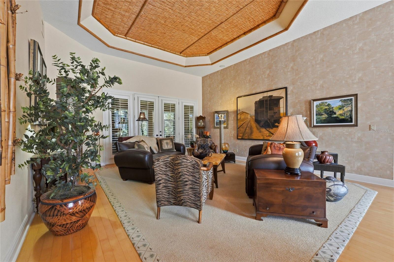 Image 7 of 72 For 523 Greenway Drive