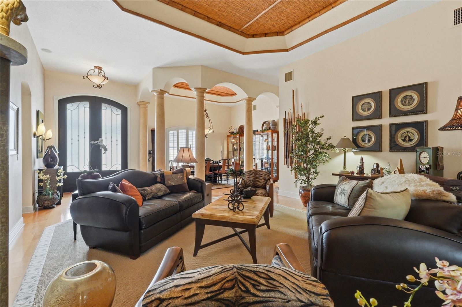 Image 9 of 72 For 523 Greenway Drive