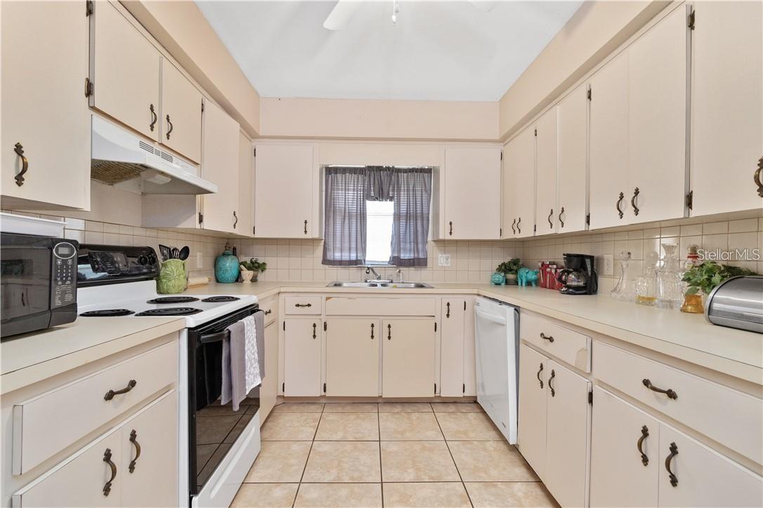 Image 6 of 17 For 709 Mikasuki Drive