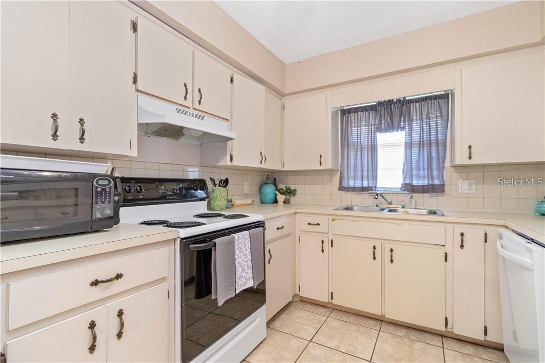 Image 7 of 17 For 709 Mikasuki Drive