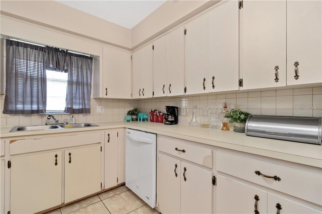 Image 8 of 17 For 709 Mikasuki Drive