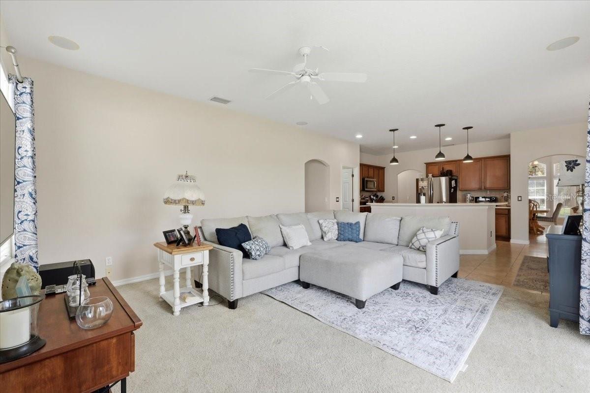 Image 14 of 70 For 445 Amethyst Avenue