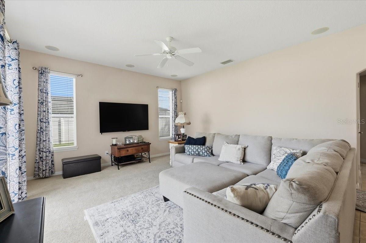 Image 15 of 70 For 445 Amethyst Avenue