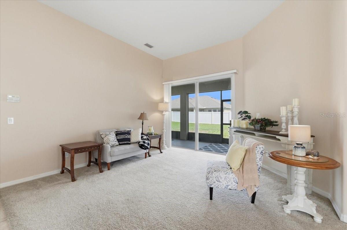 Image 18 of 70 For 445 Amethyst Avenue