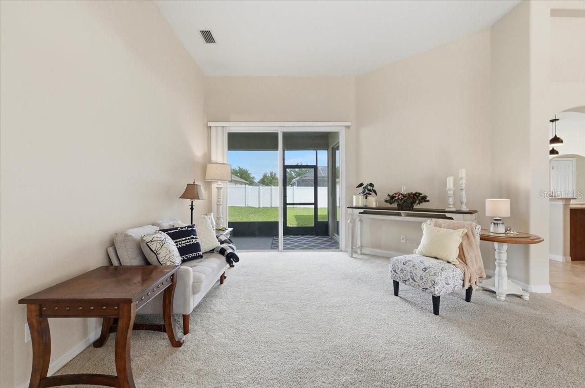 Image 19 of 70 For 445 Amethyst Avenue