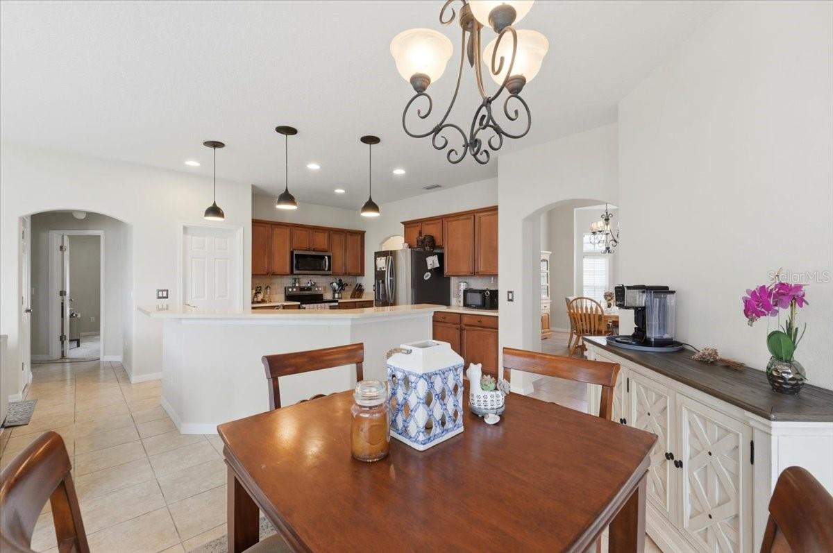 Image 21 of 70 For 445 Amethyst Avenue