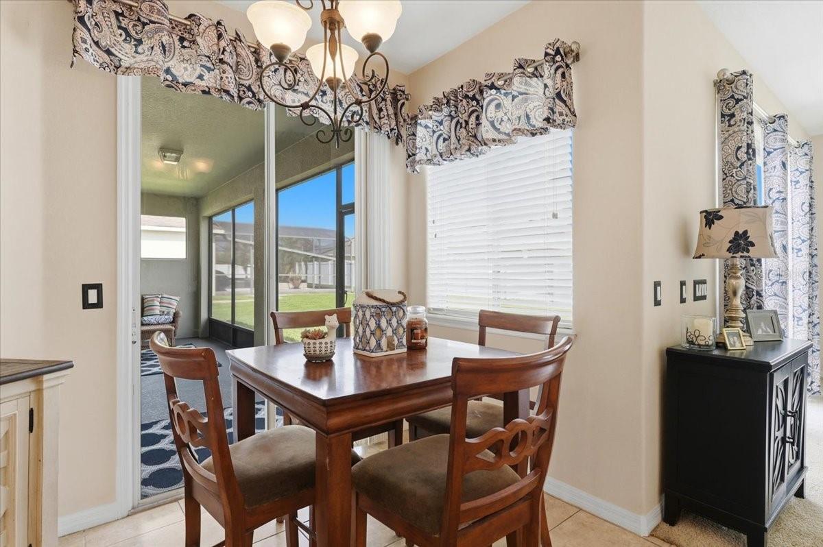 Image 22 of 70 For 445 Amethyst Avenue