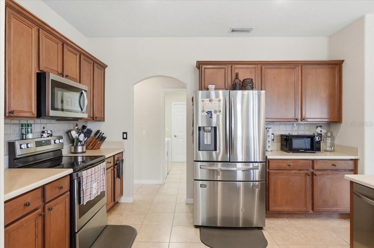 Image 24 of 70 For 445 Amethyst Avenue