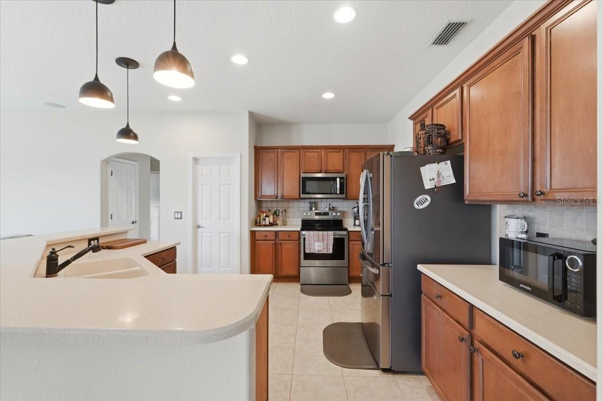 Image 26 of 70 For 445 Amethyst Avenue