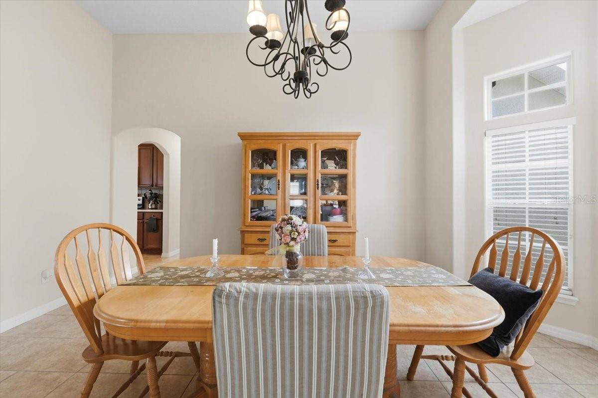 Image 30 of 70 For 445 Amethyst Avenue