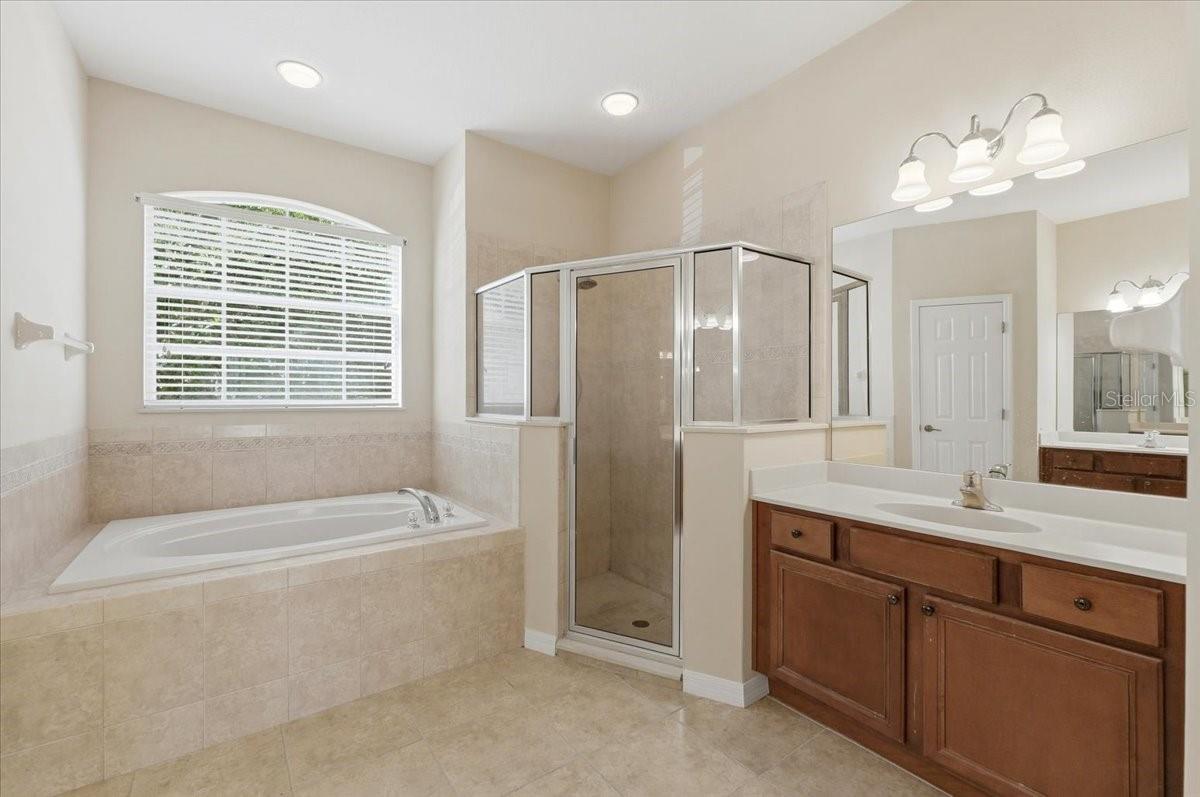 Image 35 of 70 For 445 Amethyst Avenue