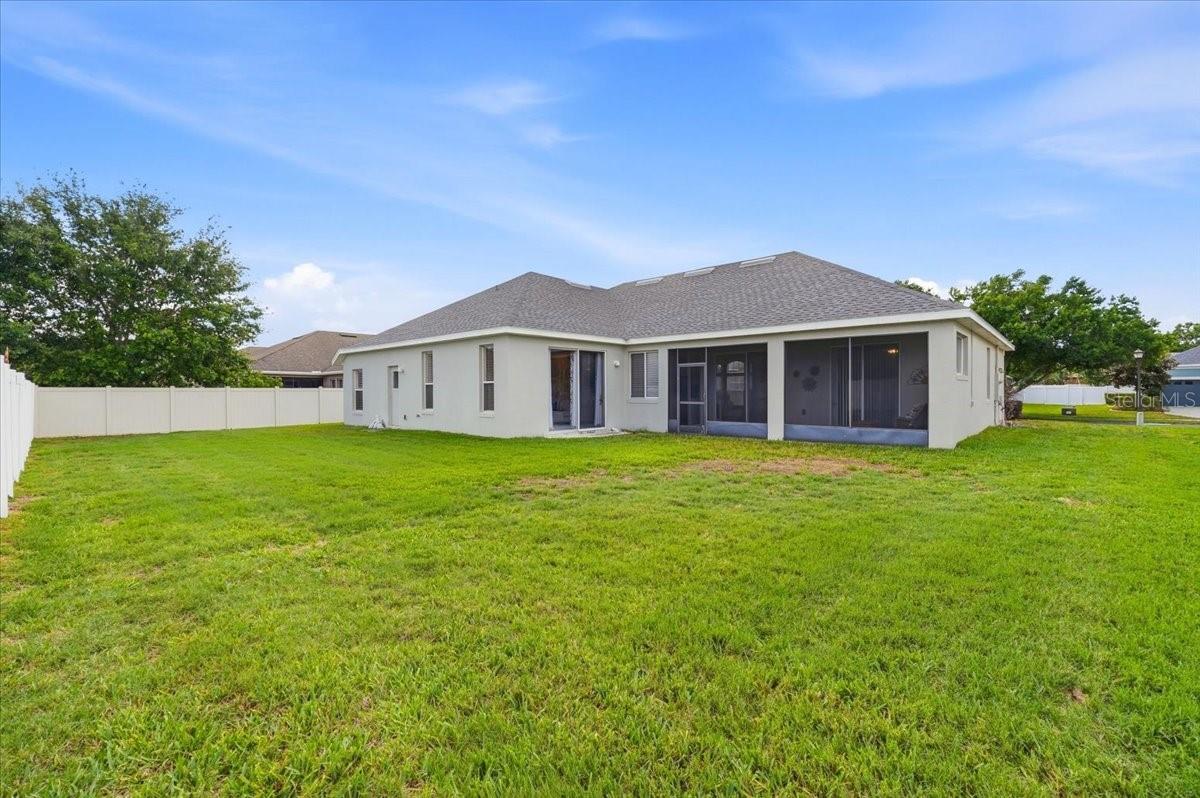 Image 4 of 70 For 445 Amethyst Avenue