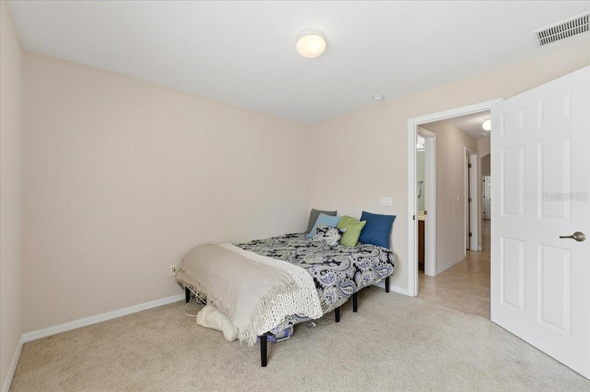 Image 50 of 70 For 445 Amethyst Avenue