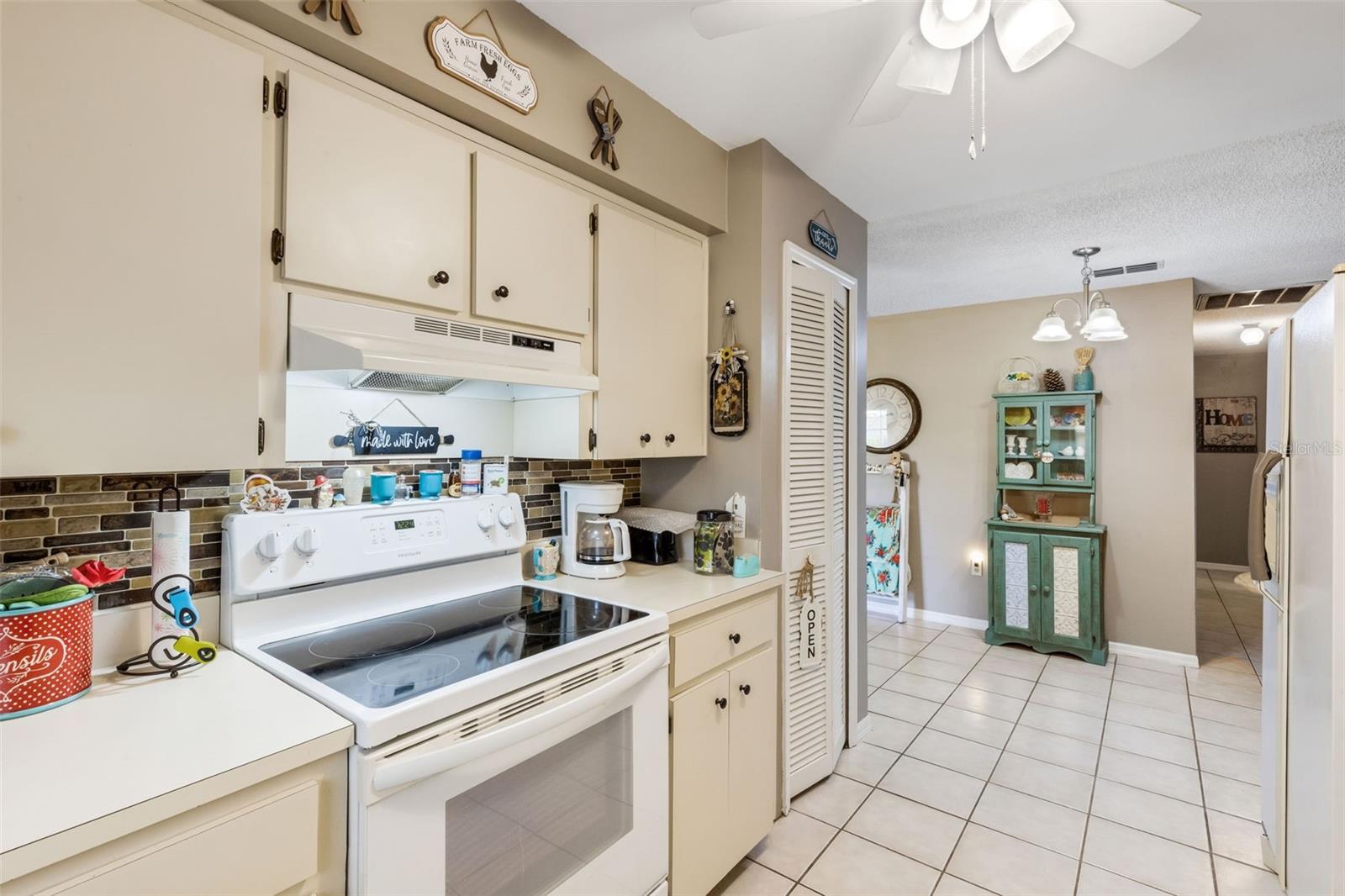 Image 12 of 24 For 711 Mikasuki Drive