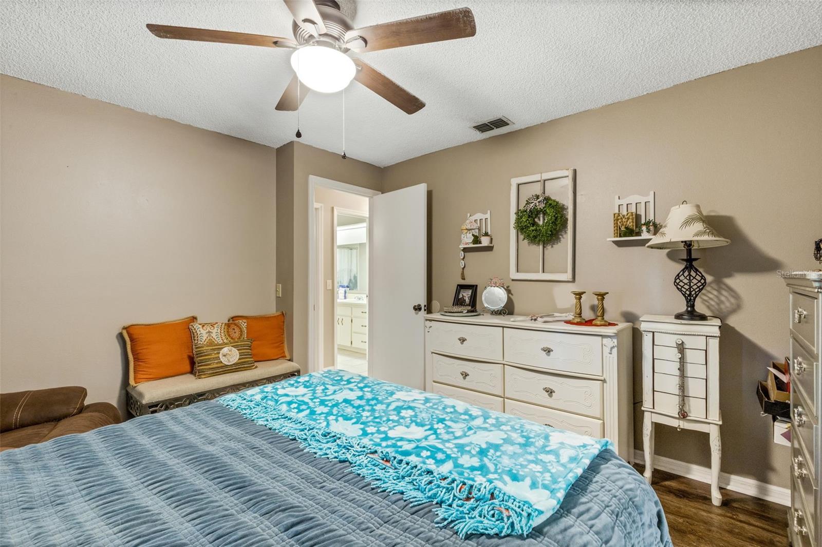 Image 16 of 24 For 711 Mikasuki Drive